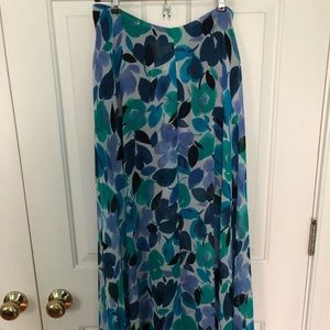 Maxi floral skirt